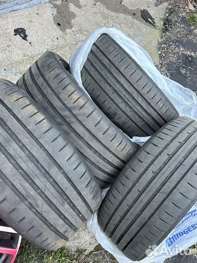 Goodyear Eagle F1 Asymmetric 3 225/40 R19 и 255/35 R19