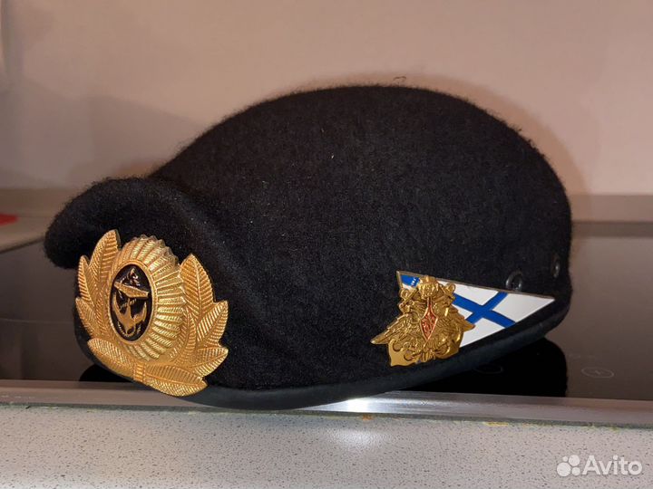 Черный берет