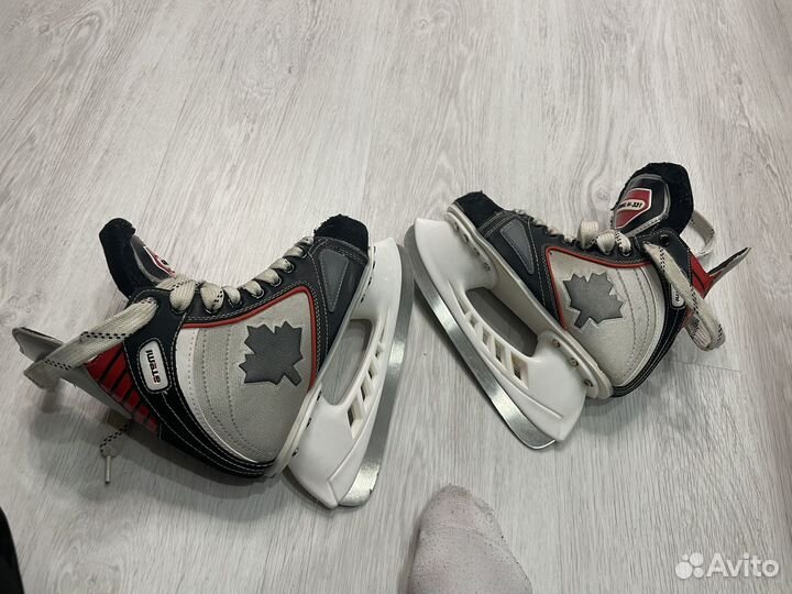 Коньки хоккейные