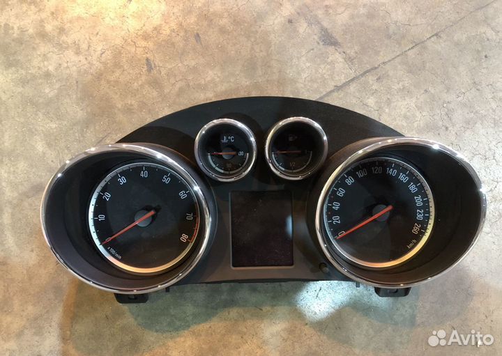 Щиток приборов Opel Astra J / Zafira C