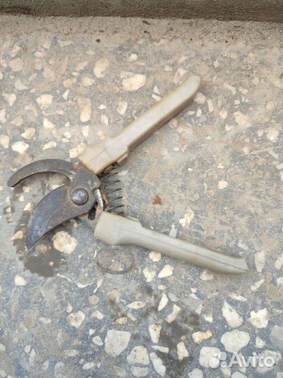 Секатор садовый бу