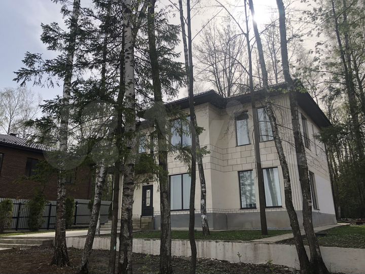 Дом 215 м² на участке 10 сот.