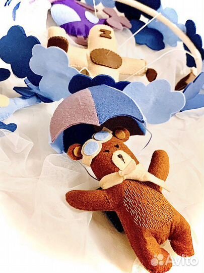 Мобиль на кроватку из фетра