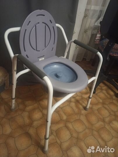 Санитарное кресло туалет