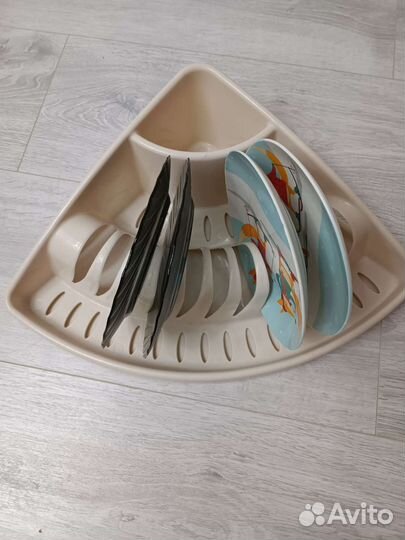 Сушилка / подставка для посуды пластик как новая