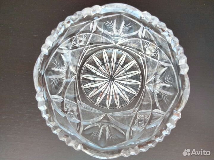 Вазы хрустальные. Цены в тексте