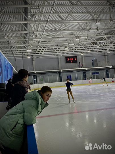 Тренер по фигурному катанию