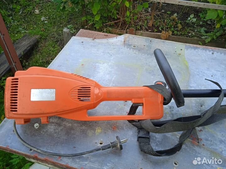 Газонокосилка электрическая