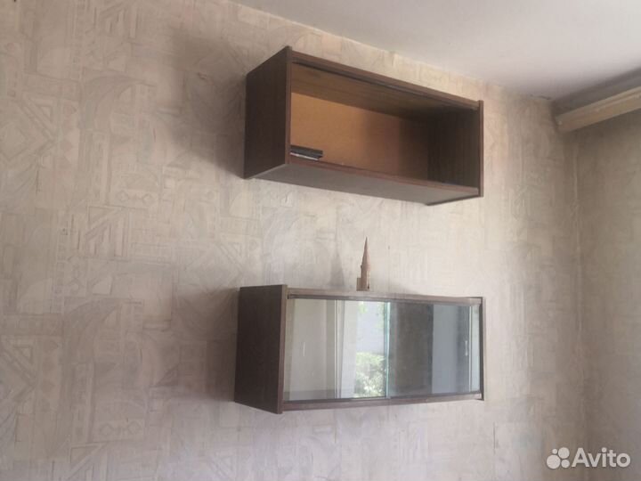 Полка книжная настенная