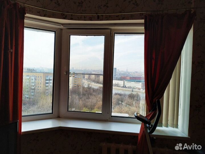 Окно пластиковое настандартное угловое