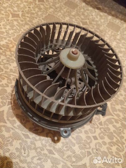 Моторчик печки Mercedes w124 190