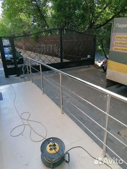 Поручни для лестниц