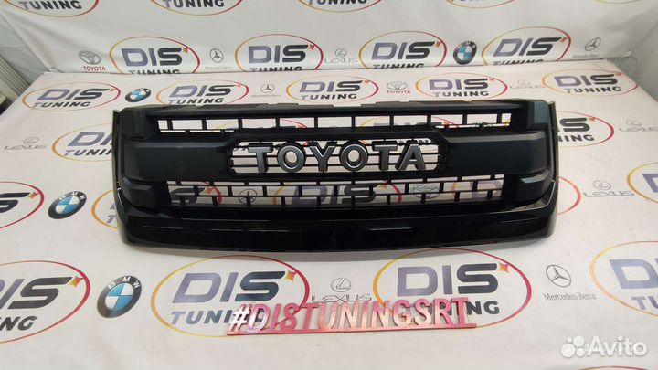 Решетка радиатора Toyota Tundra с 2013г с надписью
