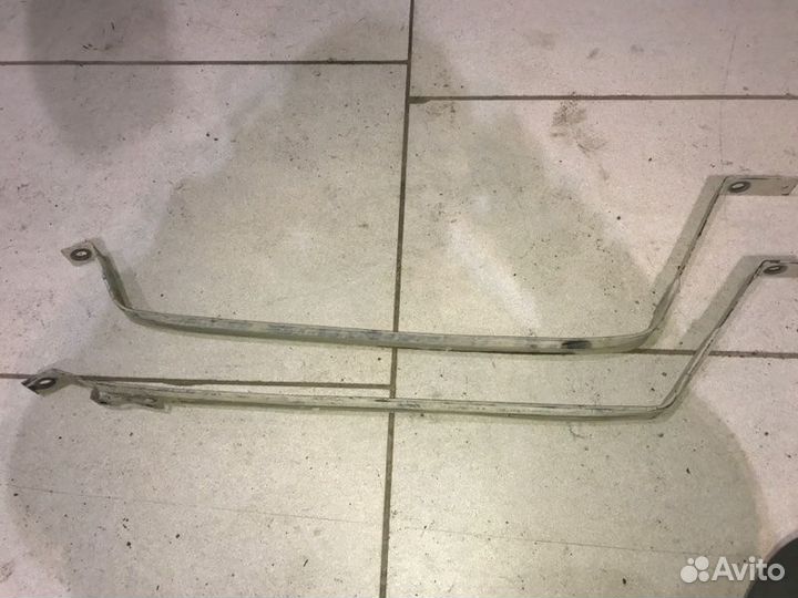 Крепление топливного бака Toyota Corolla