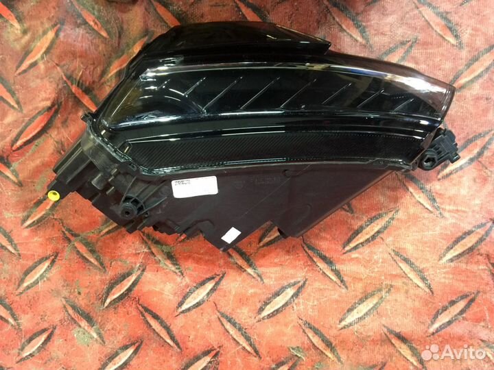 Фара левая LED Skoda Karoq