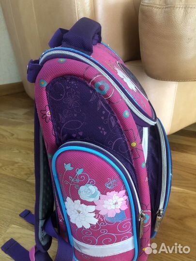 Школьный рюкзак с ортопедической спинкой