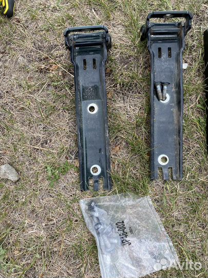 Петли калитки задние и накладки Jeep Wrangler JK
