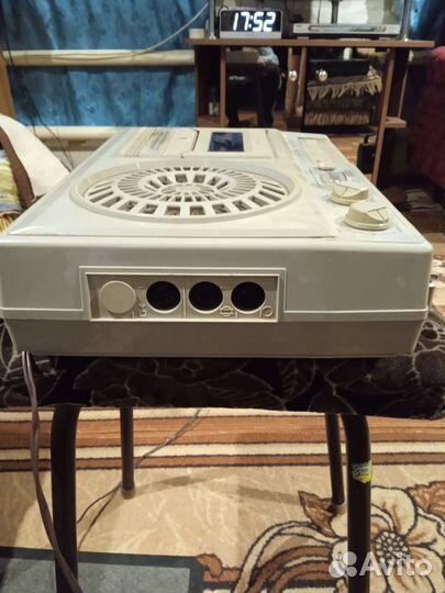 Кассетный магнитофон электроника