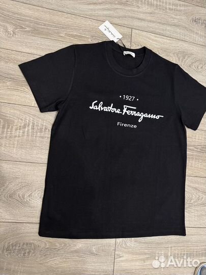 Футболка Salvatore Ferragamo