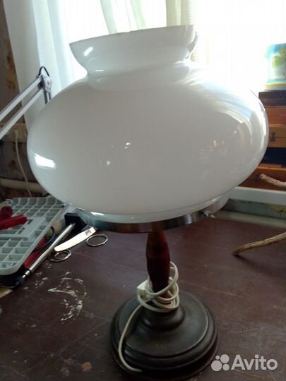 Старинная настольная лампа
