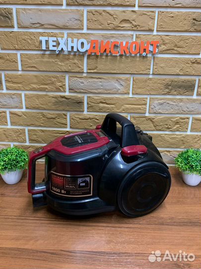 Пылесос с контейнером для пыли Redmond RV-C336