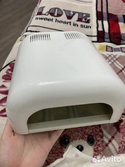 Лампа для сушки ногтей