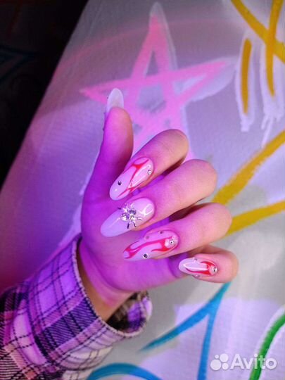 Креативный мастер маникюра