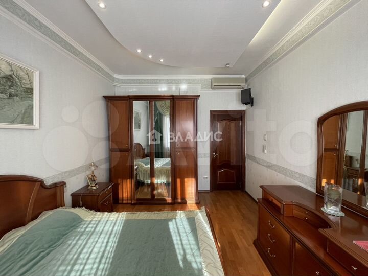 3-к. квартира, 79,3 м², 1/3 эт.