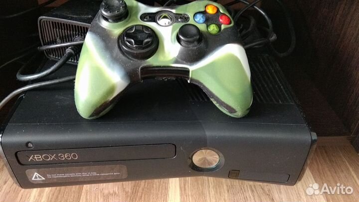 Приставка Xbox 360 s