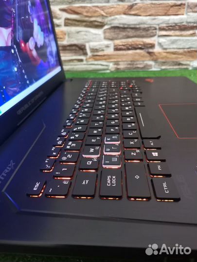 Игровой ноутбук Asus Rog 17,3 i7 7го/GTX 1050Ti