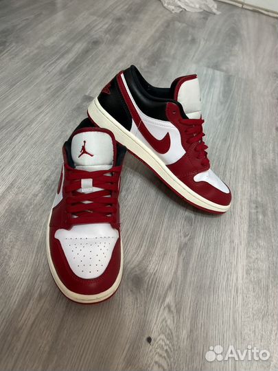 Кроссовки Nike Air Jordan Wmns Air 1 Low