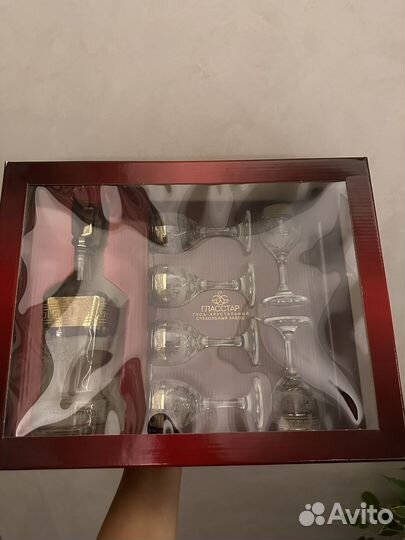 Набор рюмок и графин