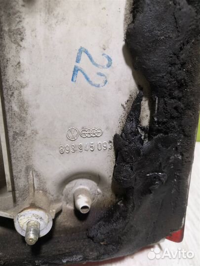 Фонарь задний внутренний левый Ауди 80 90 Б3