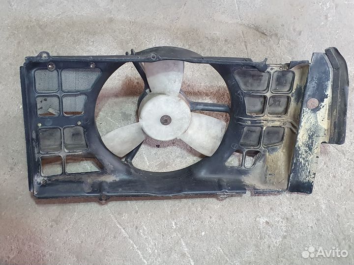 Диффузор вентилятор охлаждения Audi 100 C3