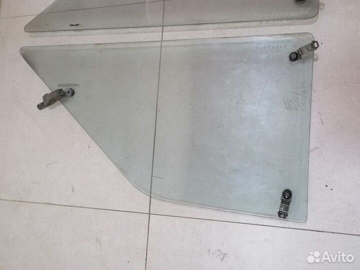 Cтекло кузовное зад.не опускное Mazda 323 1980-89