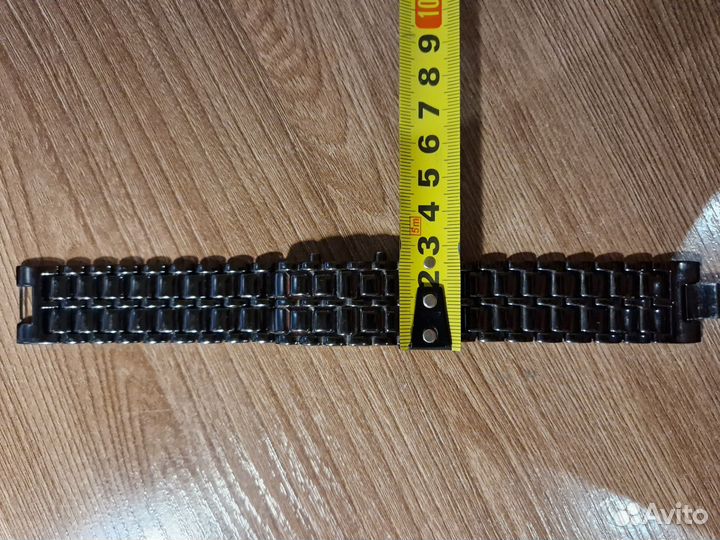 Часы электронные наручные