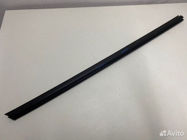 Уплотнитель двери передней левой Ford Mondeo Iv