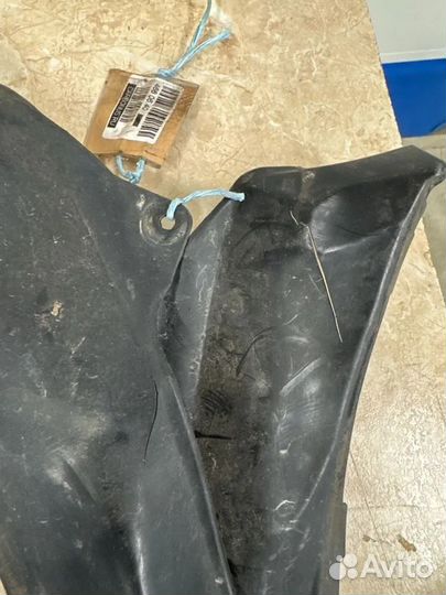 Подкрылок задний Toyota Altezza GXE10