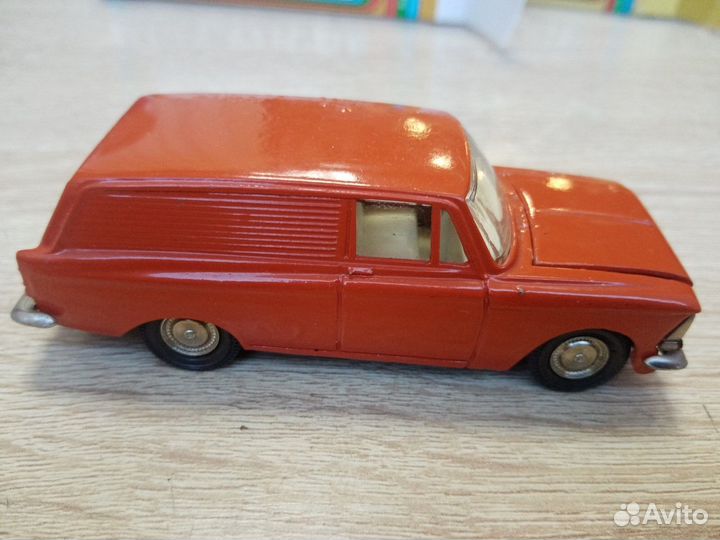 Модель автомобиля москвич СССР в масштабе 1/43