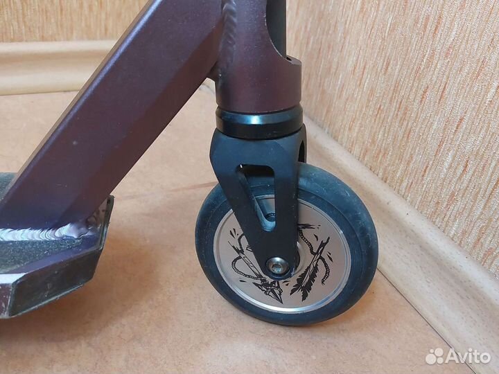 Трюковой самокат tech team duker 404