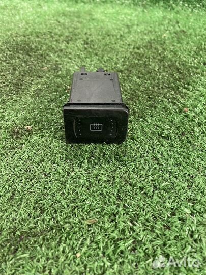 Кнопка обогрева Volkswagen Bora