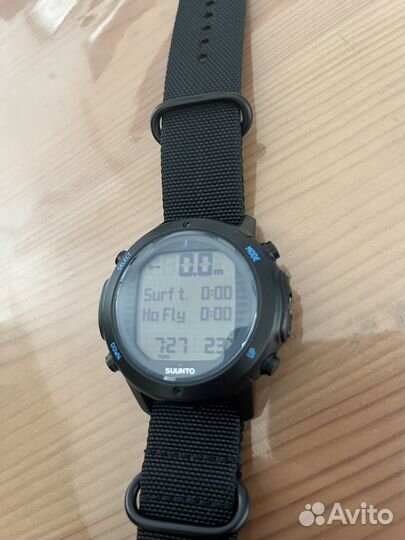 Компьютер для дайвинга suunto