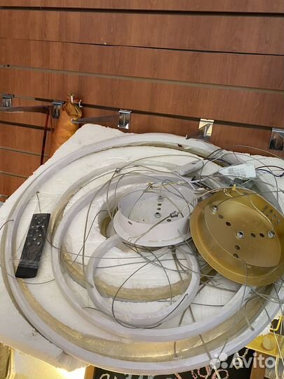 Люстра потолочная новая с пультом
