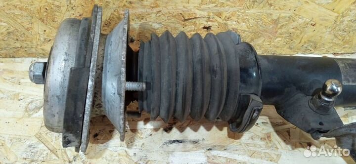 Амортизатор передний левый BMW 3 E90/E91/E92/E93