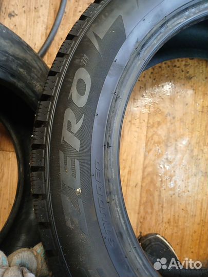 Pirelli Ice Zero 235/55 R20