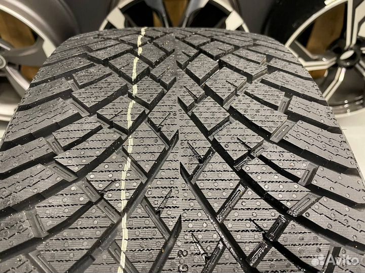 Nokian Tyres Hakkapeliitta R5 275/55 R20 117R