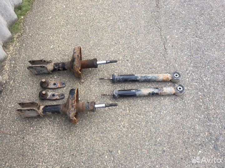 Автомобильные стойки