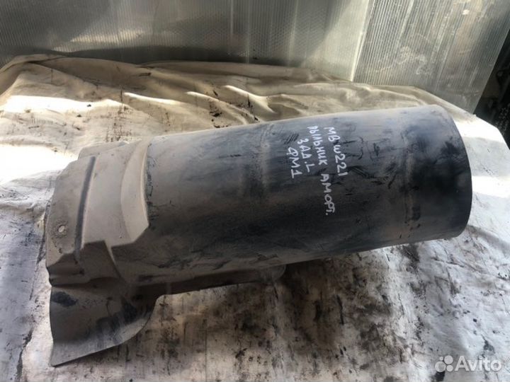 Пыльник амортизатора задний левый Mercedes-Benz