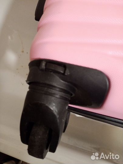 Чемодан на 4 колесах для ручной клади 52х33х20