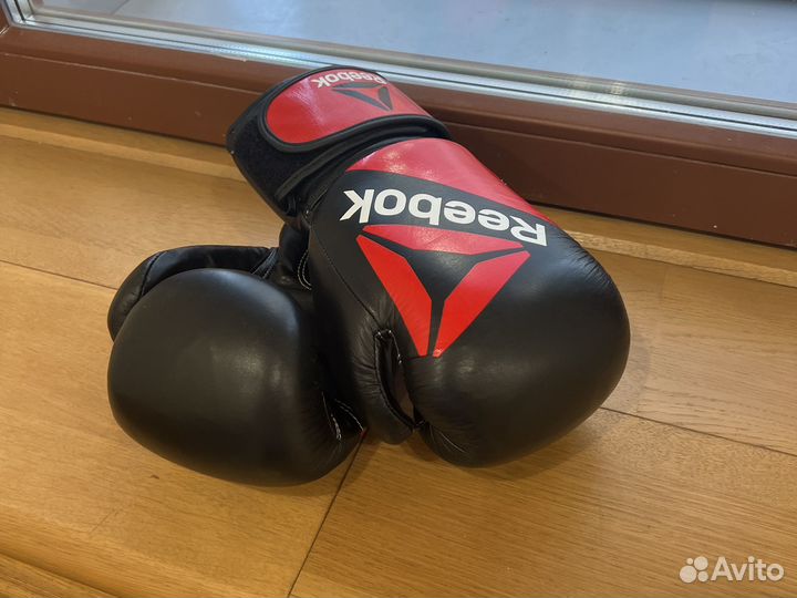 Боксерские перчатки